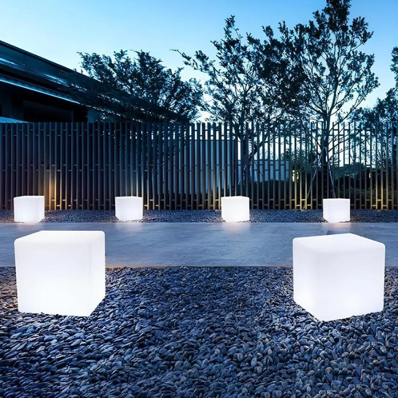Cubic LED Garden Light with Remote Control for Outdoor Elegance