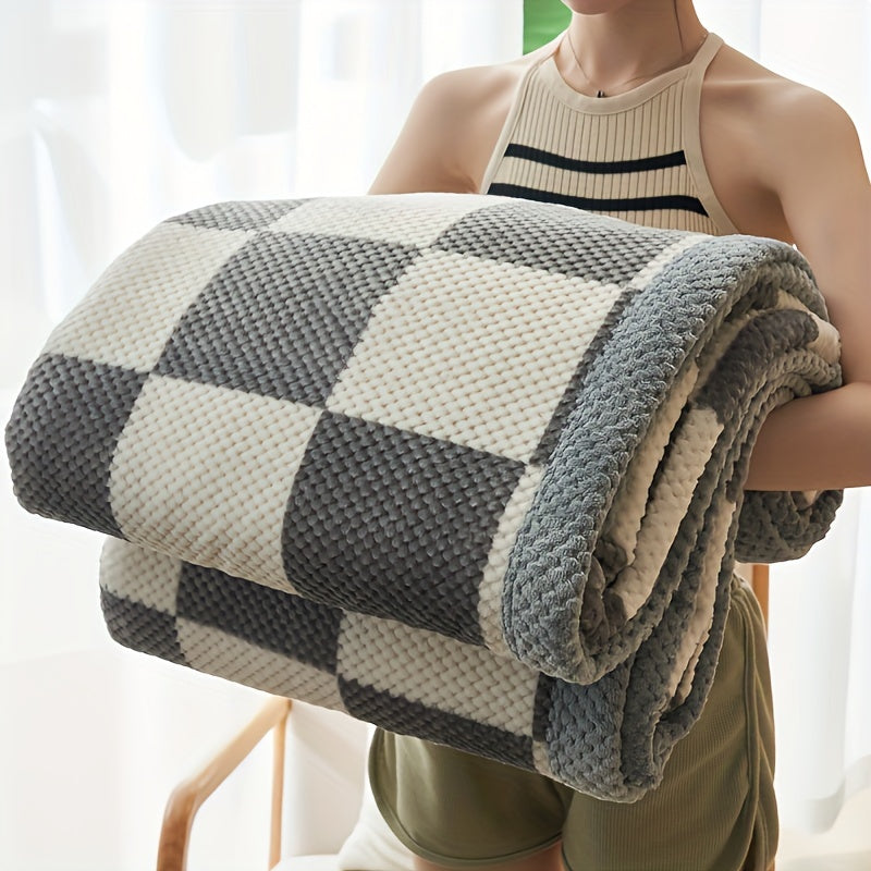 Checked Fleece Blanket for Cozy Home Comfort and Stylish Decor