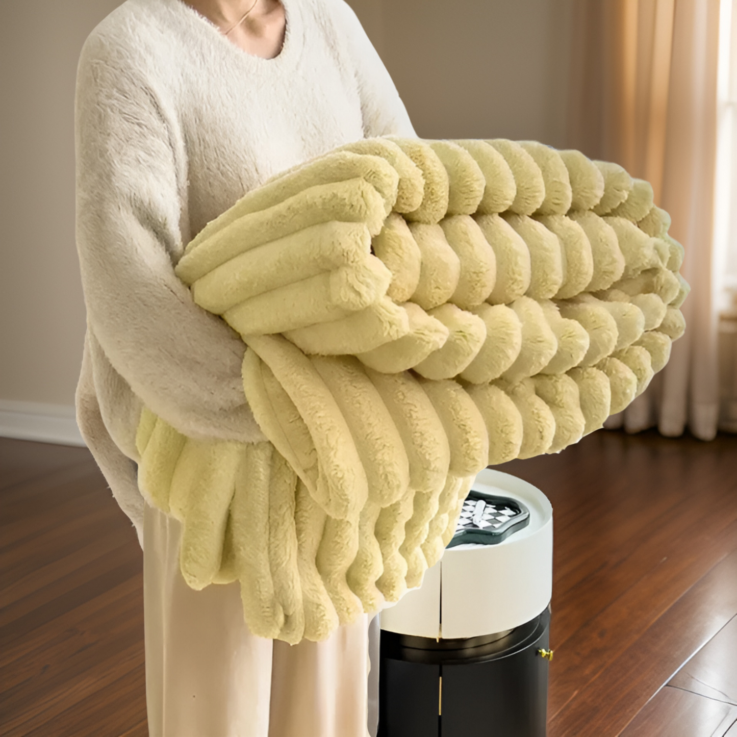 Fleece Blanket for Cozy Comfort in Living Room and Home Use