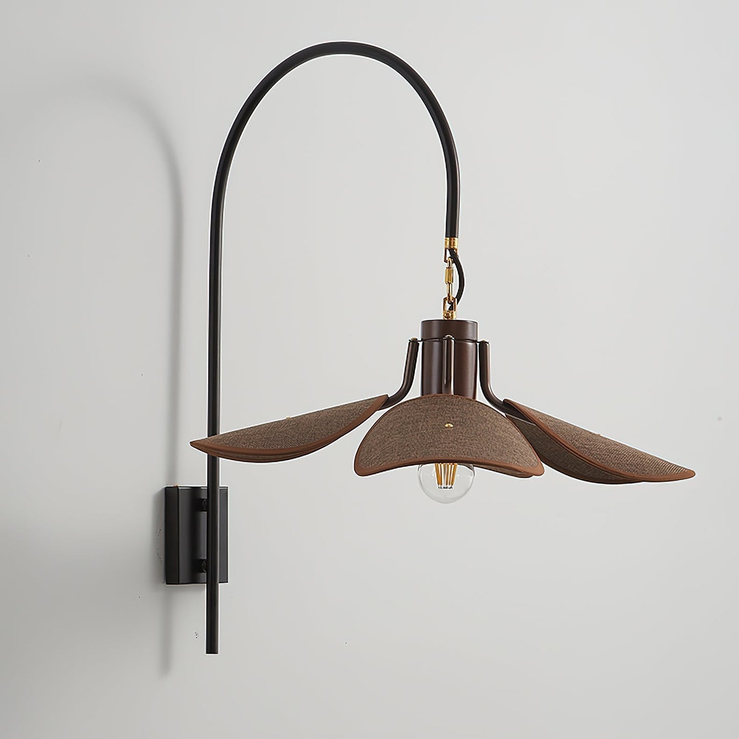Wall Lamp for Cozy Spaces - Elegant Design for Home and Office Decor