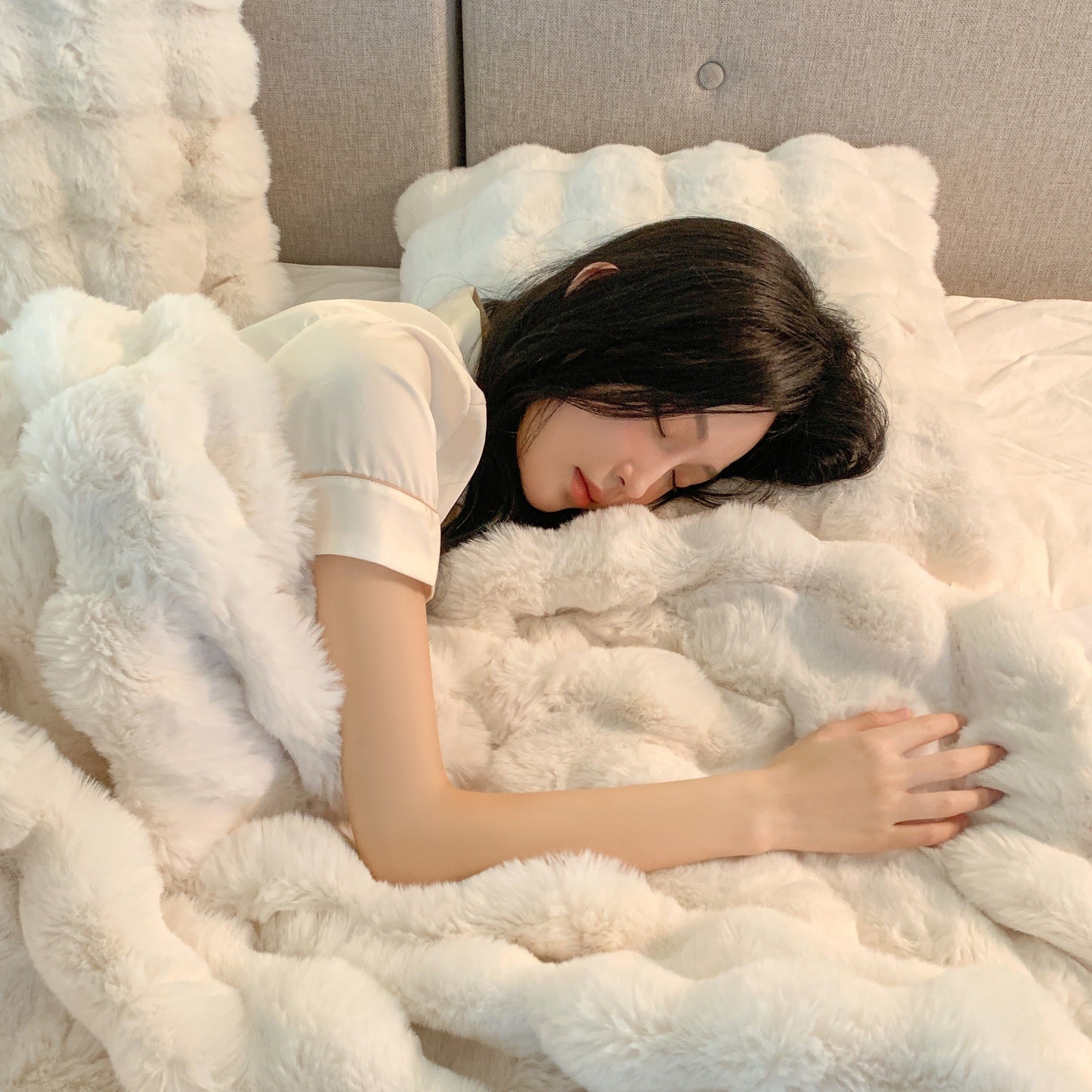 Plush Blanket for Ultimate Relaxation at Home or Office Comfort