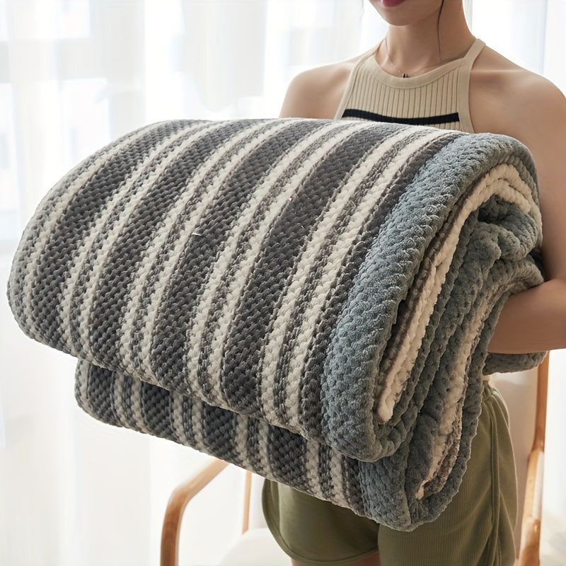 Checked Fleece Blanket for Cozy Home Comfort and Stylish Decor