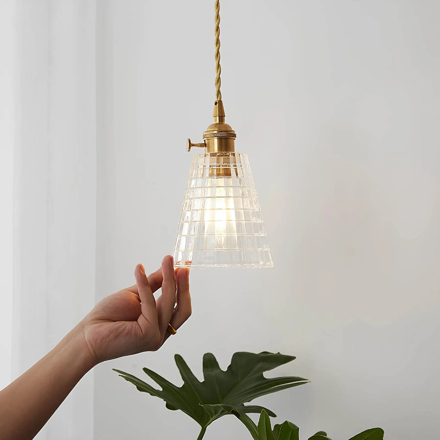 Stylish Pendant Light for Cozy Home Spaces | Modern Design & Warm Ambiance