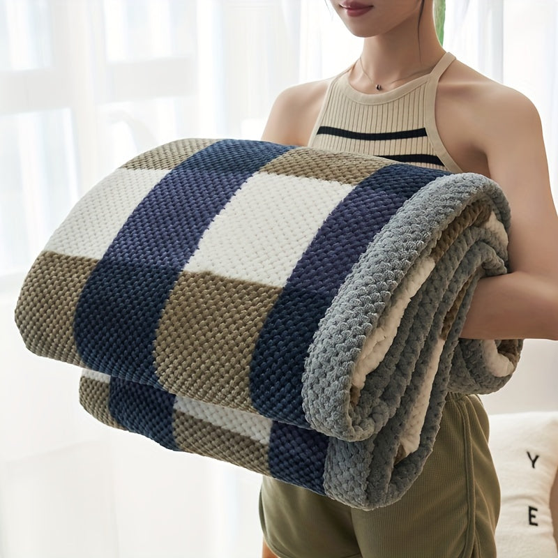 Checked Fleece Blanket for Cozy Home Comfort and Stylish Decor