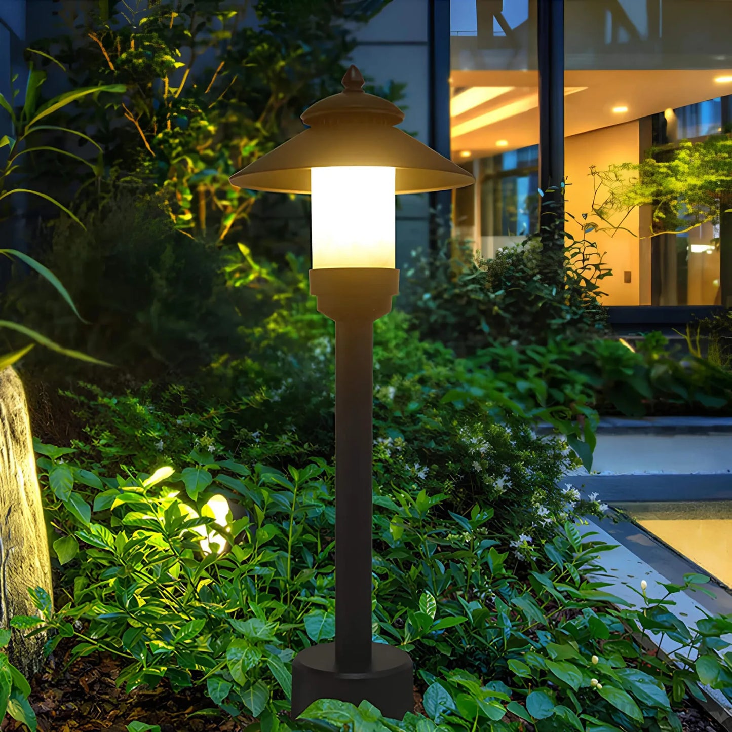 Garden Path Light - Elegant Outdoor Lighting for Terrace and Landscape