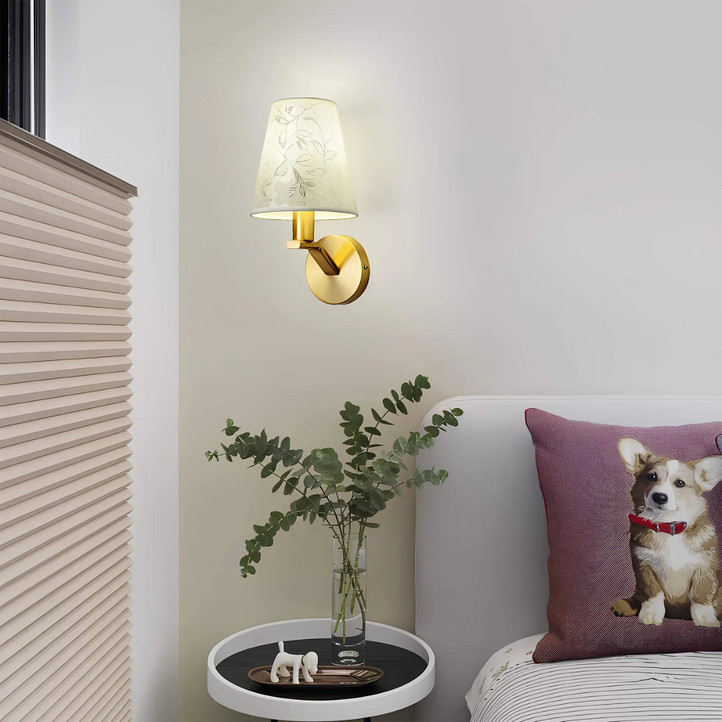 Wall Light for Cozy Spaces - Elegant Design for Home and Office Decor