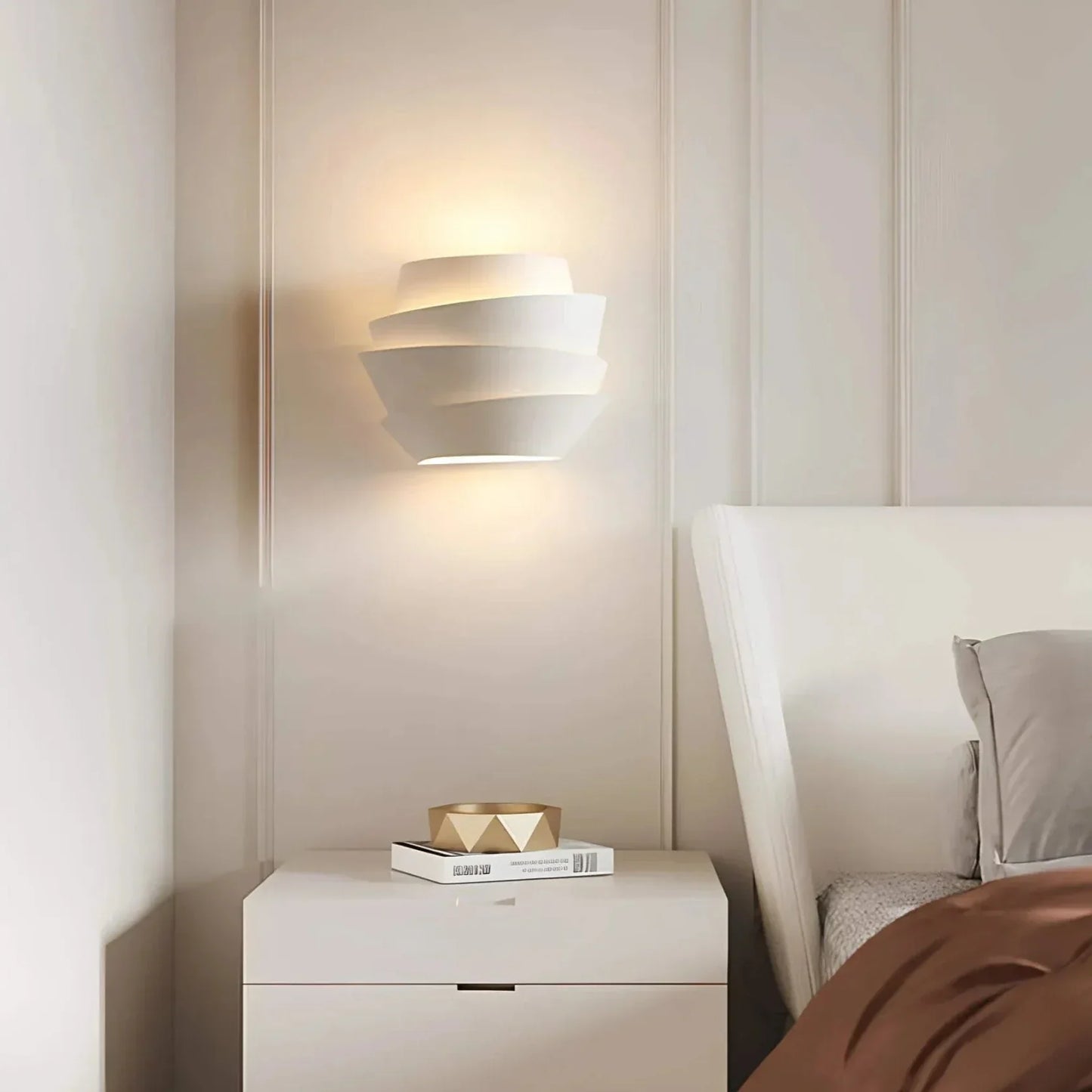 Scandinavian Wall Light - Elegant Design for Home and Office Decor