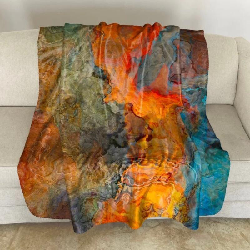 Fleece Blanket with Modern Abstract Design for Cozy Home Decor