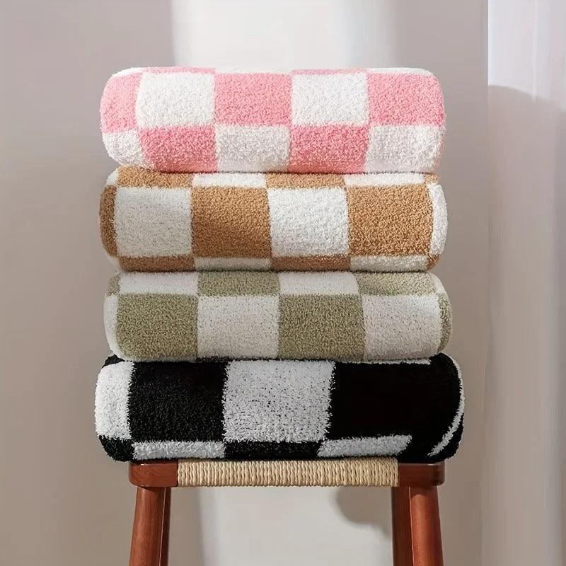 Diamond Blanket - Ultra-Smooth, Stylish Throw for Home and Office Comfort