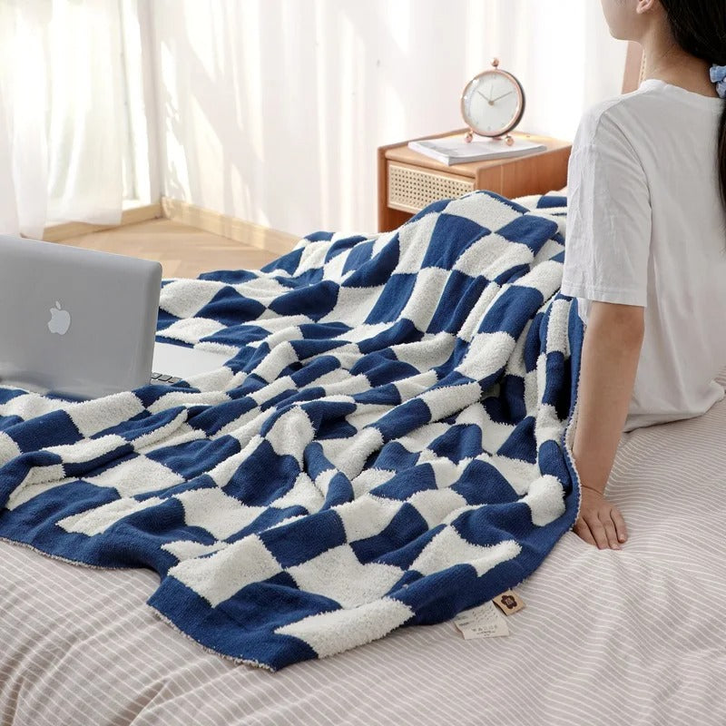 Diamond Blanket - Ultra-Smooth, Stylish Throw for Home and Office Comfort