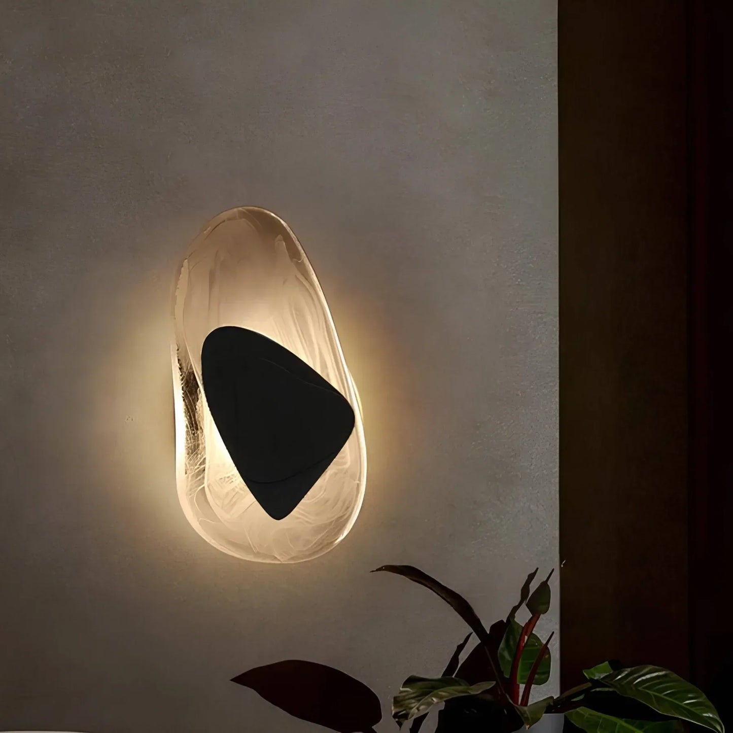 Elegant Wall Light for Home and Office - Chic Design for Stylish Illumination