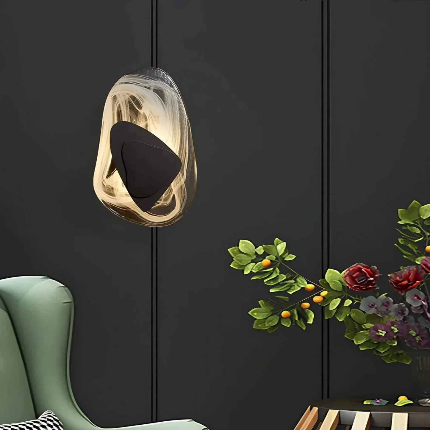 Elegant Wall Light for Home and Office - Chic Design for Stylish Illumination