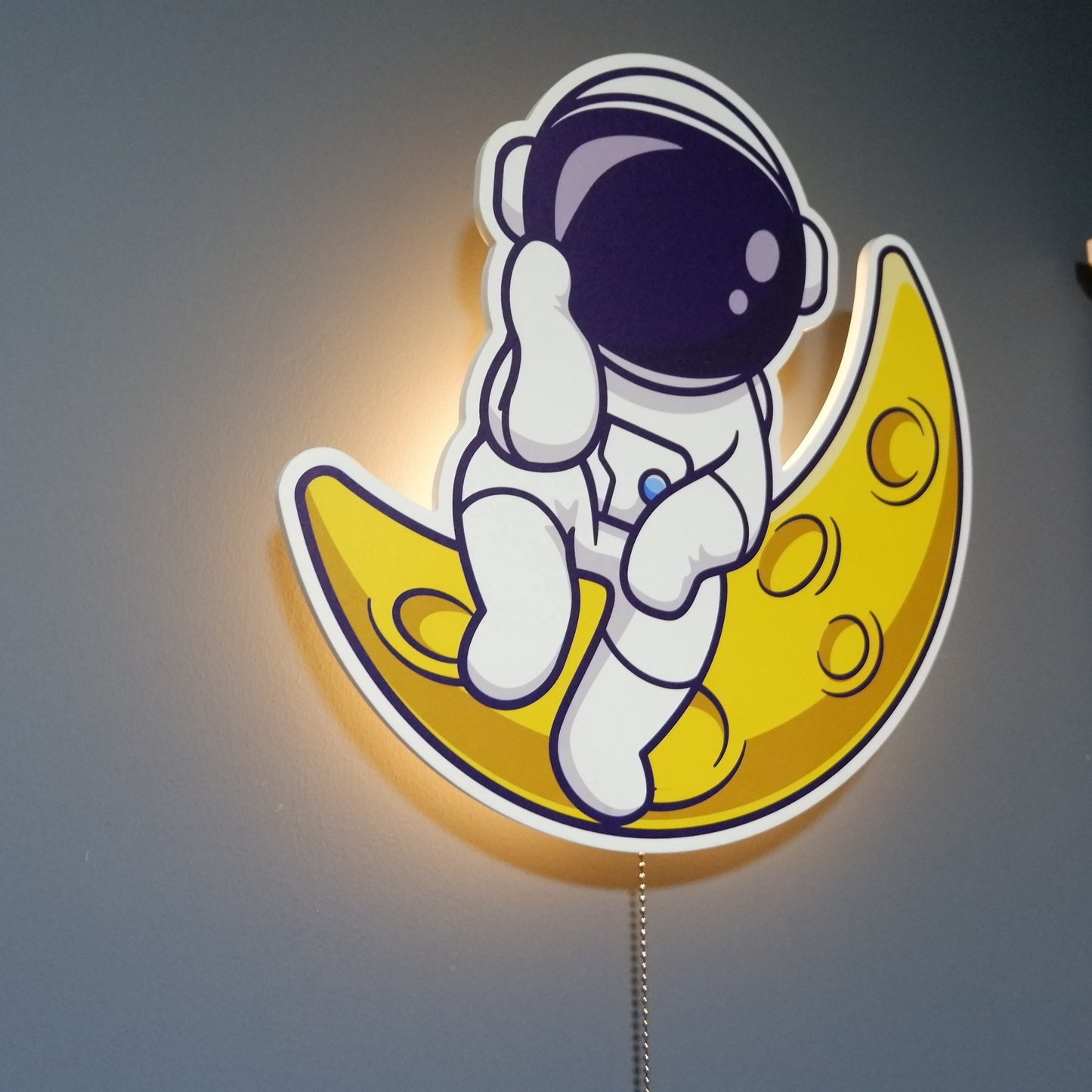 Space-Themed Telescope Wall Lamp for Kids' Rooms and Nurseries
