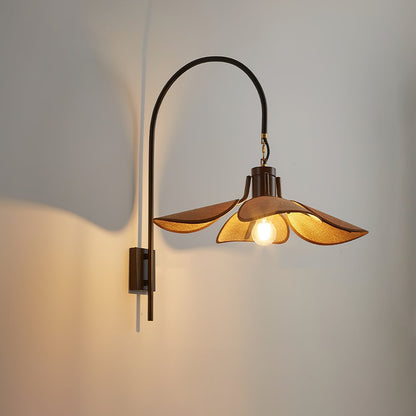 Wall Lamp for Cozy Spaces - Elegant Design for Home and Office Decor