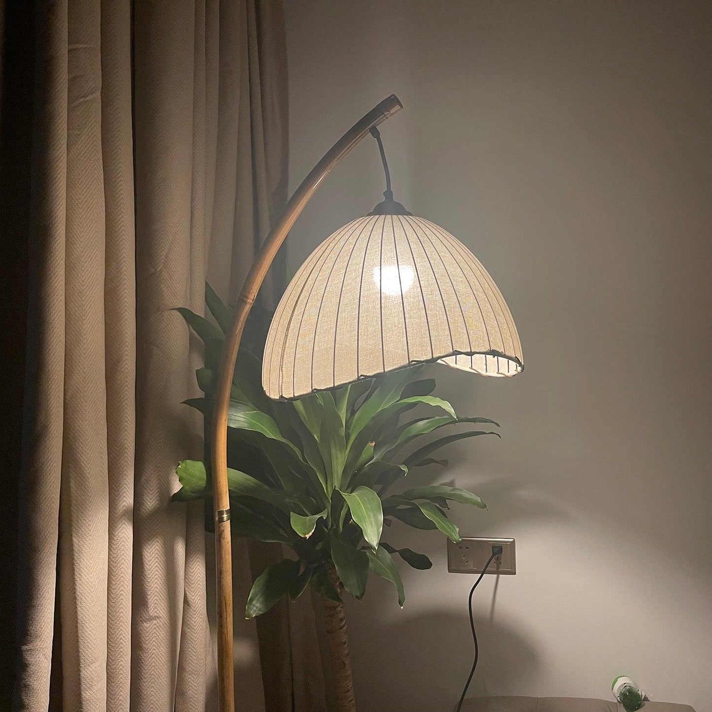 Bamboo Floor Lamp for Home Decor - Stylish Japanese Design for Living Room