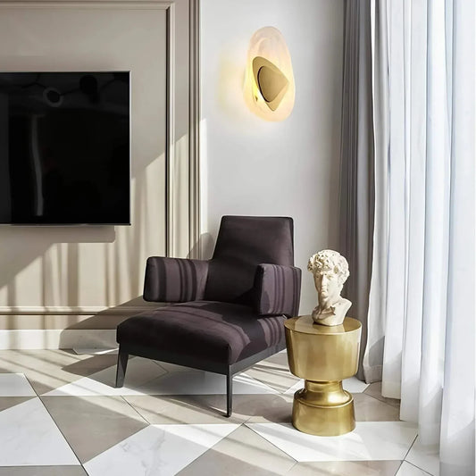 Elegant Wall Light for Home and Office - Chic Design for Stylish Illumination
