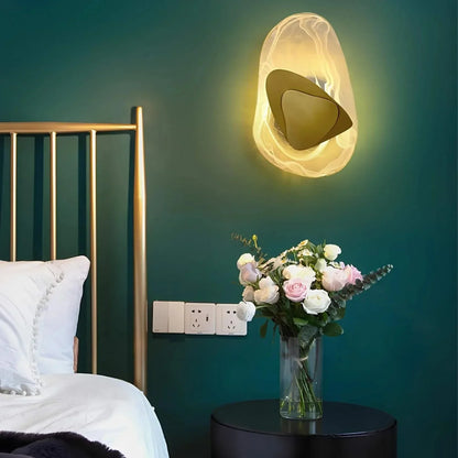 Elegant Wall Light for Home and Office - Chic Design for Stylish Illumination